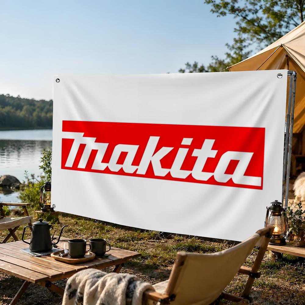 Bandiere con logo M-Makitas To - Tech Room Accessories recensione e prezzo